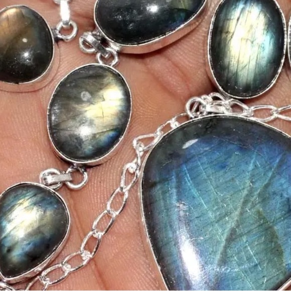 Labradorite necklace - Picture 2 of 3